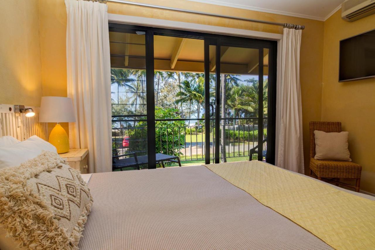 Number 2 On The Beach | Beautiful Beachfront Villa Port Douglas Eksteriør bilde