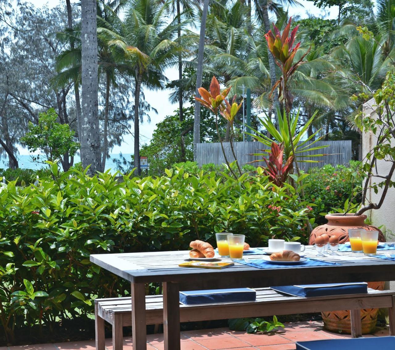 Number 2 On The Beach | Beautiful Beachfront Villa Port Douglas Eksteriør bilde